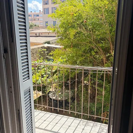 Bel En Plein Coeur D'ile-rousse Appartement *